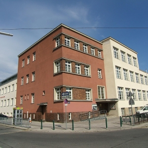 Schule_Natorgasse_1